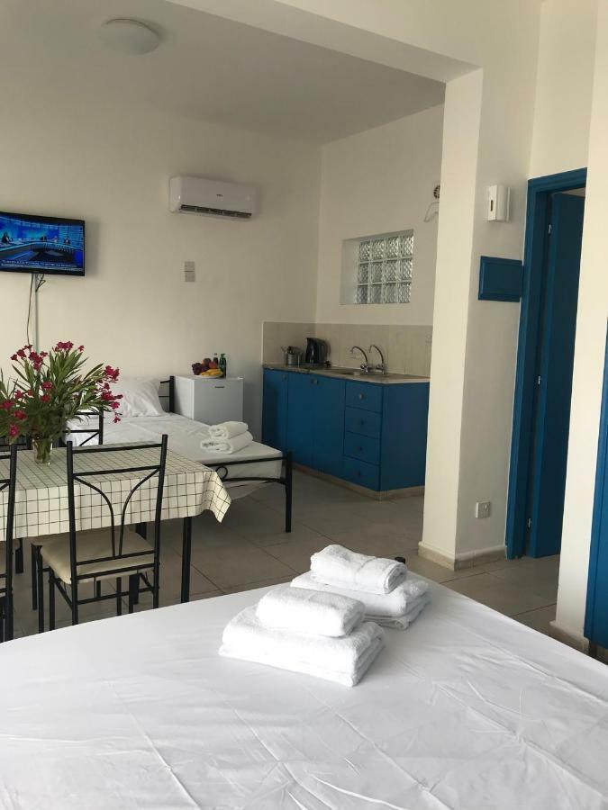 Athinas Court Aparthotel Paphos Eksteriør bilde