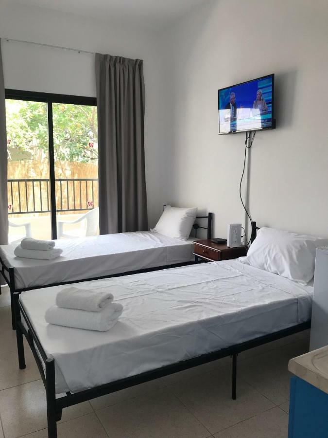 Athinas Court Aparthotel Paphos Eksteriør bilde