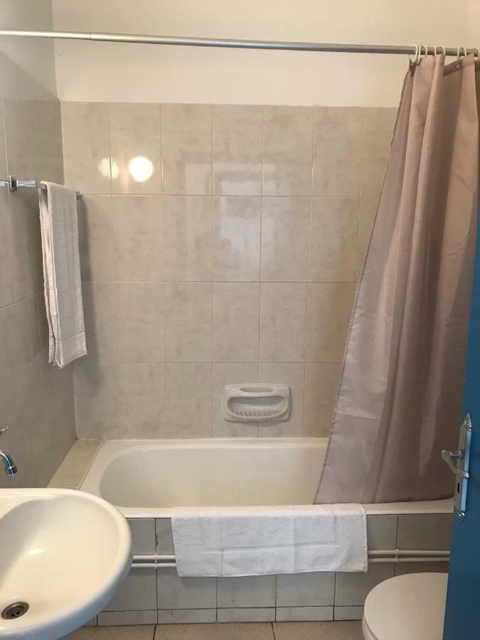 Athinas Court Aparthotel Paphos Eksteriør bilde