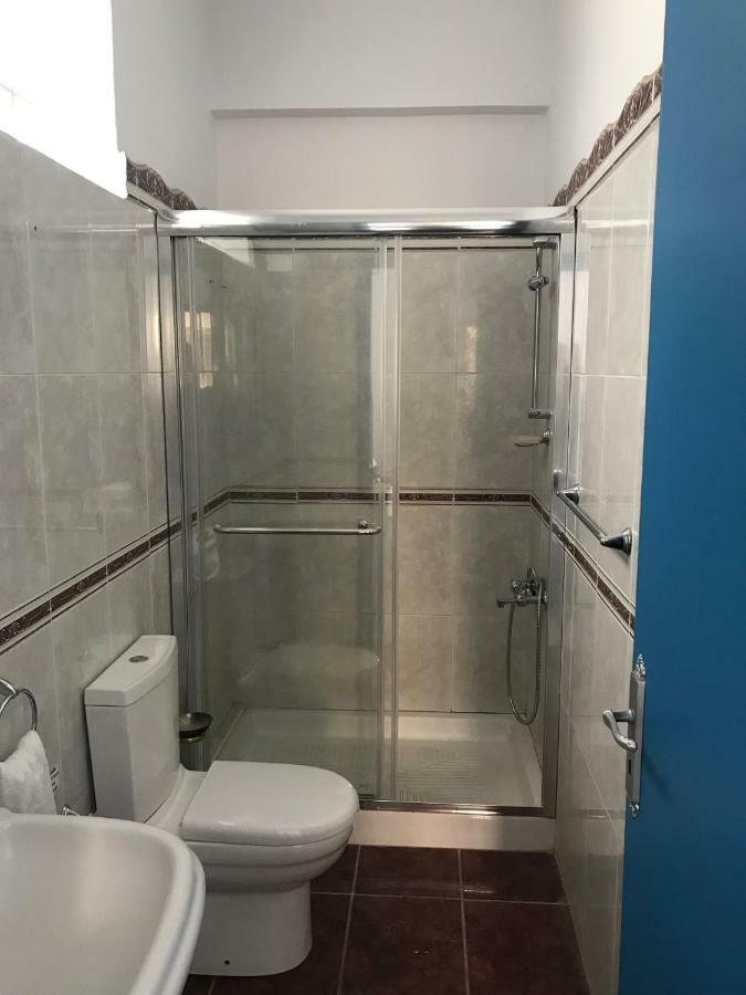 Athinas Court Aparthotel Paphos Eksteriør bilde