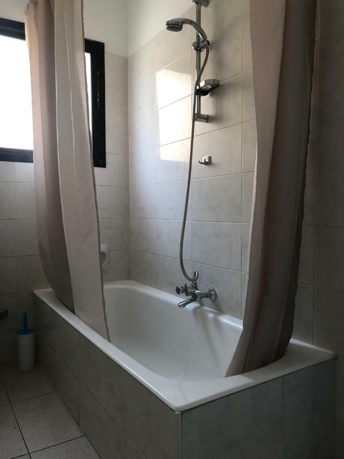 Athinas Court Aparthotel Paphos Eksteriør bilde