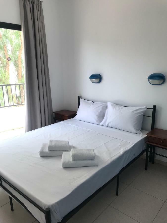 Athinas Court Aparthotel Paphos Eksteriør bilde