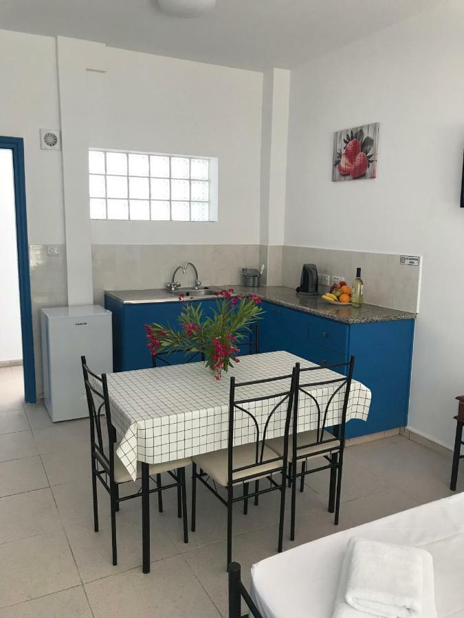 Athinas Court Aparthotel Paphos Eksteriør bilde