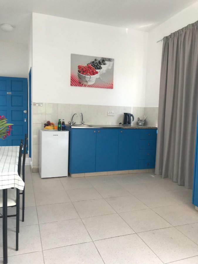 Athinas Court Aparthotel Paphos Eksteriør bilde