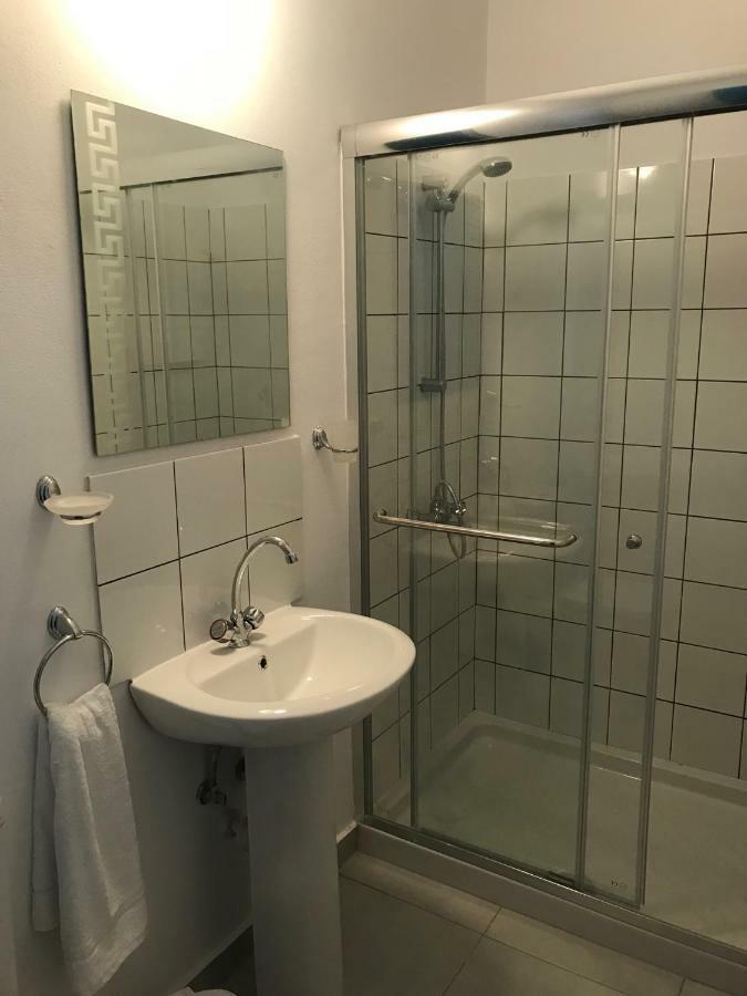 Athinas Court Aparthotel Paphos Eksteriør bilde