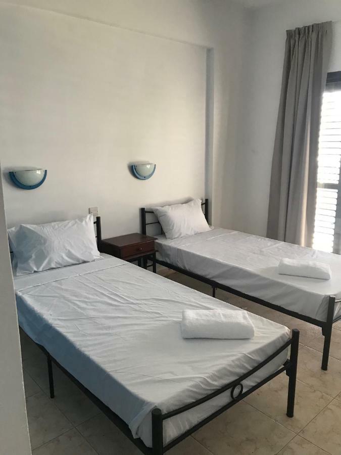 Athinas Court Aparthotel Paphos Eksteriør bilde