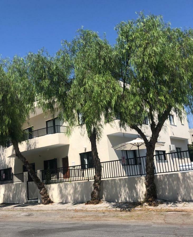Athinas Court Aparthotel Paphos Eksteriør bilde