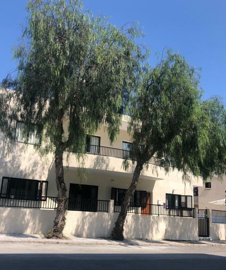 Athinas Court Aparthotel Paphos Eksteriør bilde